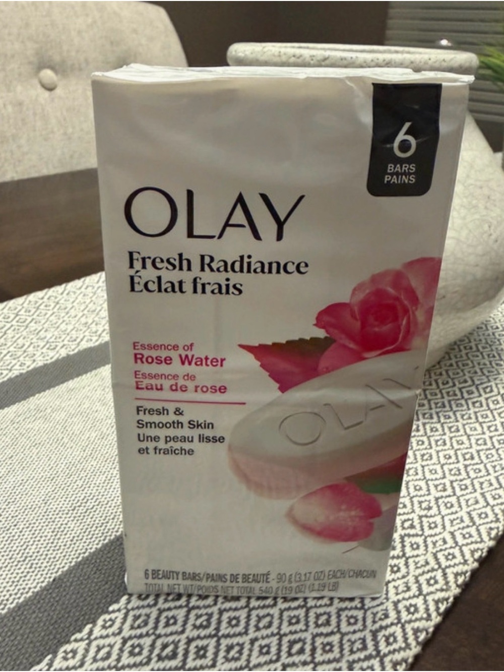 OLAY Fresh Radiance Rose Water Beauty Bars - White & Pink